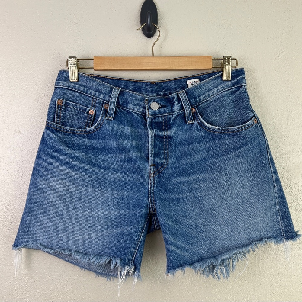 Levi’s 501 Cut Off Button Fly White Oak Denim Shorts Size 27 5" Inch Inseam